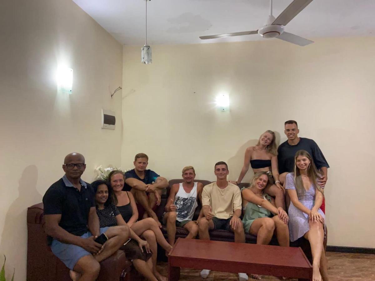 Senarathna Guest House Велигама Экстерьер фото
